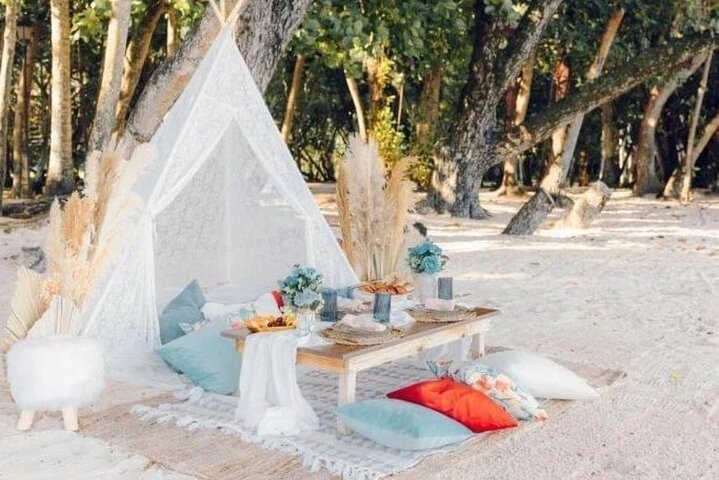 Supplier photograph: 2 Hour Private Picnic Activity in Mahé and Praslin