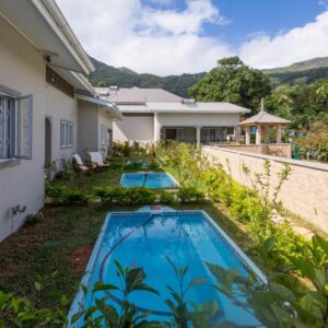 Beau Vallon Villa Chalets, Seychelles: property photograph