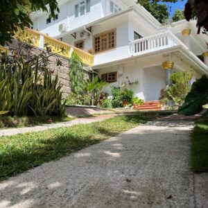 Cavern Apartments, Seychelles: property photograph