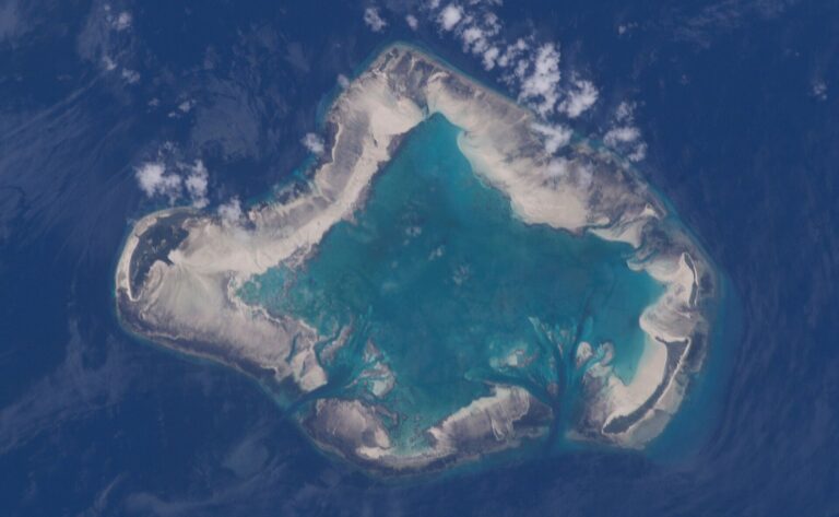 Astronaut photograph of Cosmoledo Atoll in the Aldabra group