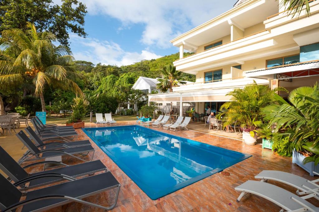 Crown Beach Hotel Seychelles, Seychelles: property photograph