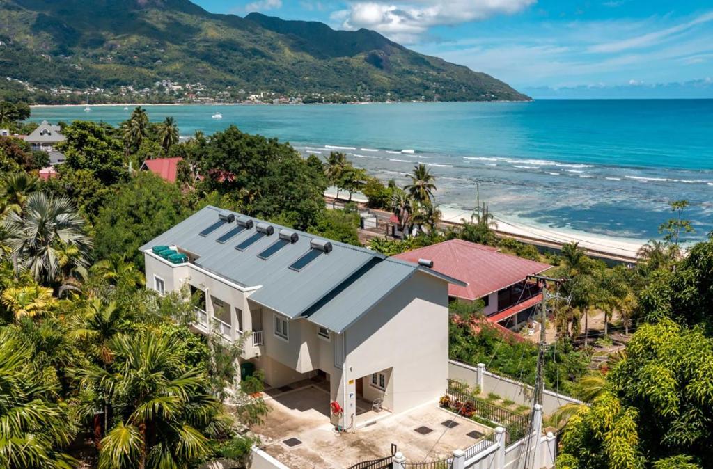 CRYSTAL SHORES Self Catering Apartments - Beau Vallon, Seychelles, Seychelles: property photograph
