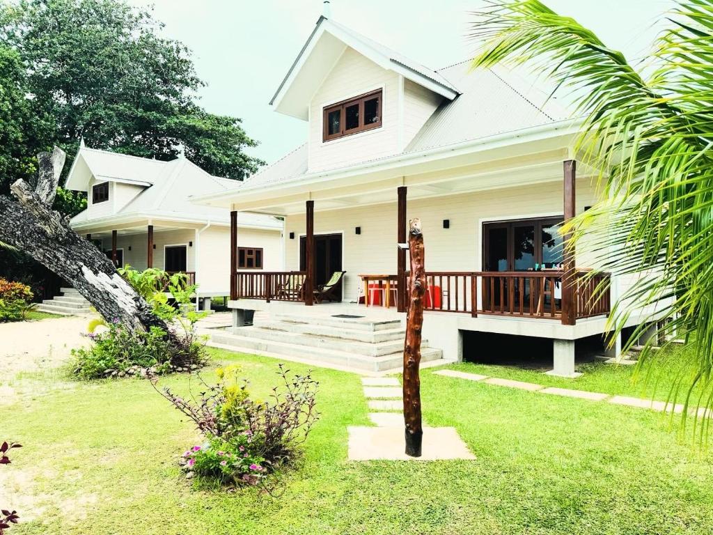 Digwa Beach Chalet, Seychelles: property photograph