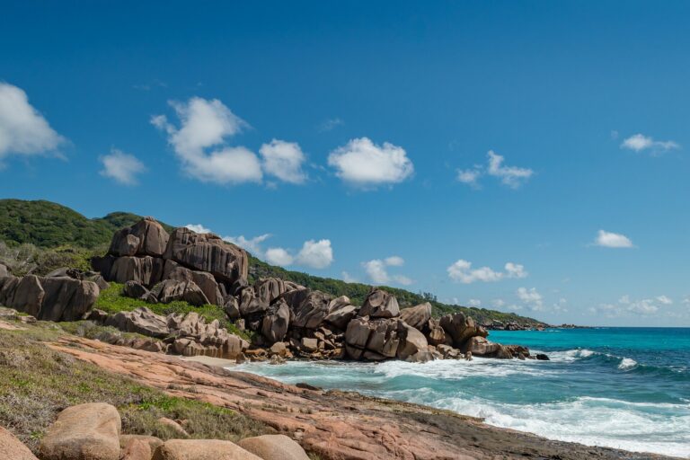 Massi di granito sopra Grand Anse, La Digue