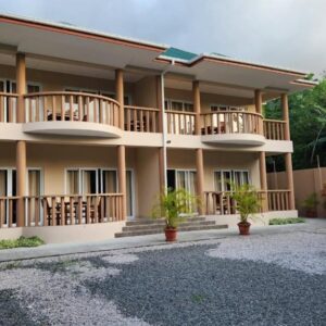 Green self-catering Apartment, Seychelles: property photograph