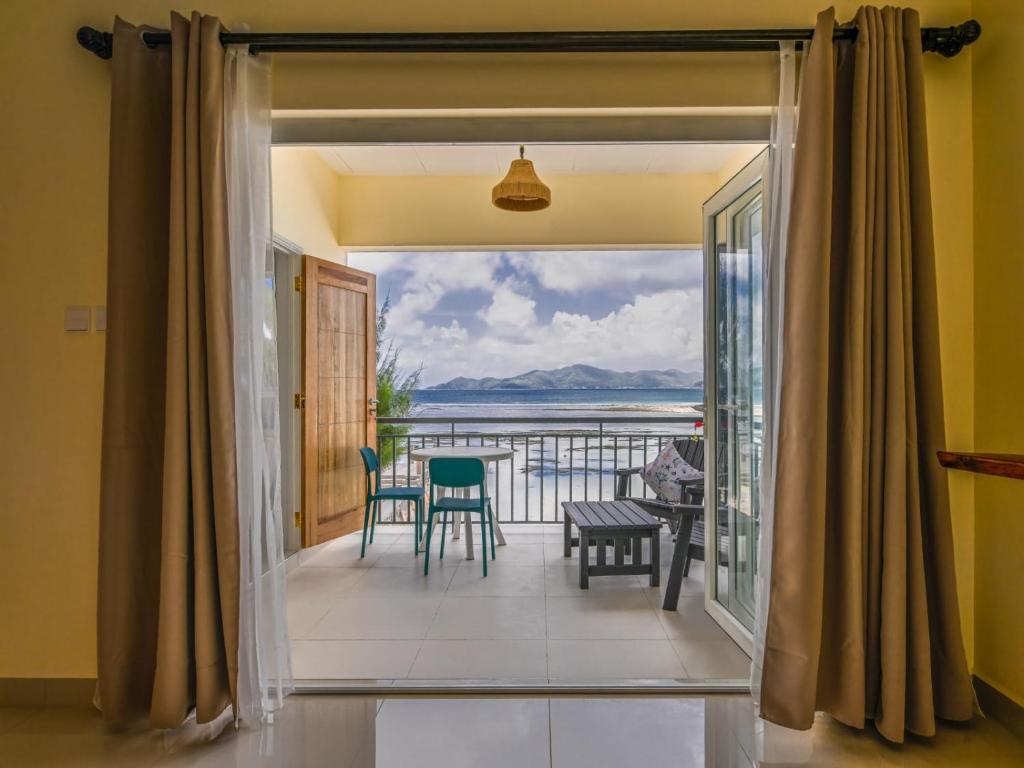 La Digue Coral Self Catering Apartments-Beachfront, Seychelles: property photograph