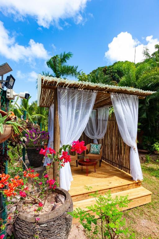 La Pointe Beach Huts, Seychelles: property photograph