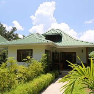Le Surmer Self Catering Chalets, Seychelles: property photograph