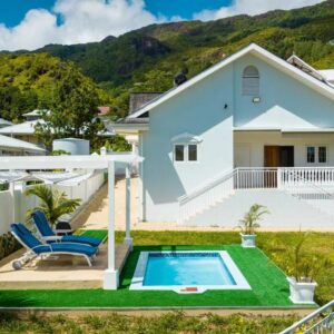 2 Bed Villa - Sleeps 4 - Pets - Pool - Garden, Seychelles: property photograph