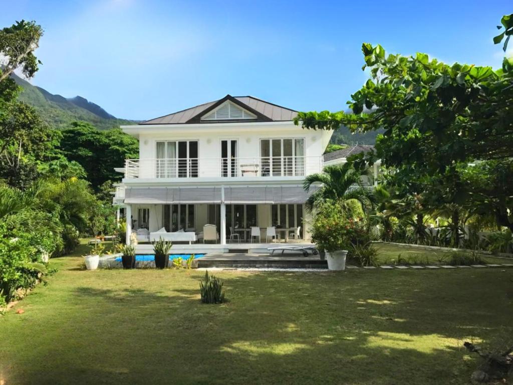Villa Mimi Beachfront Beau Vallon, Seychelles: property photograph