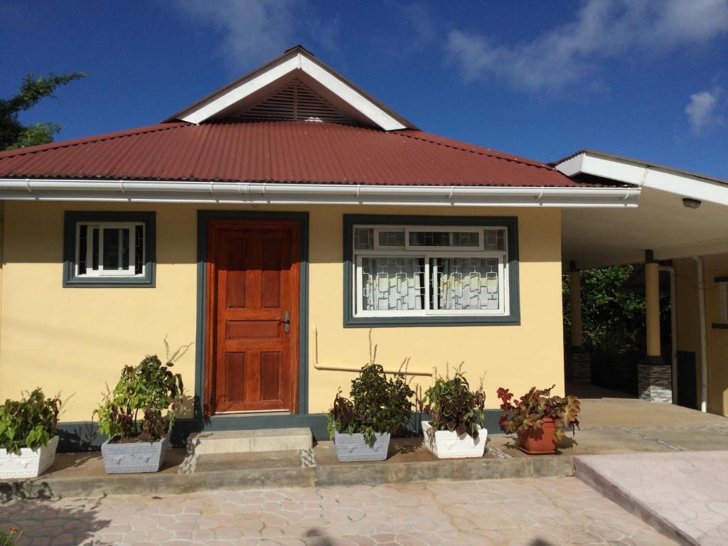 Mountain Top Chalet, Seychelles: property photograph