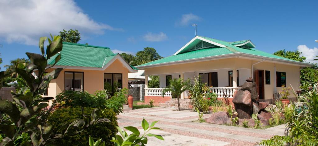 Orchid Self Catering Apartment, Seychelles: property photograph