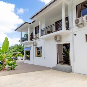 Mount Simpson 2-Beds Sleeps 4 5 mins to Beach, Seychelles: property photograph