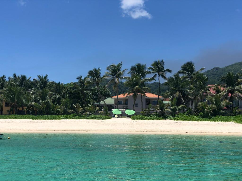 Shanaz Beachside Retreat, Seychelles: property photograph