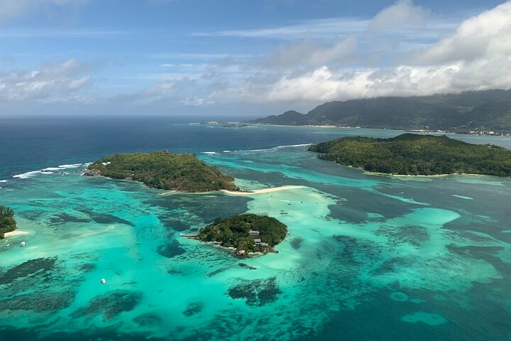 Supplier photograph: Ste Anne Reef Safari with Snorkelling, Fish Feeding & Lunch (Shared)