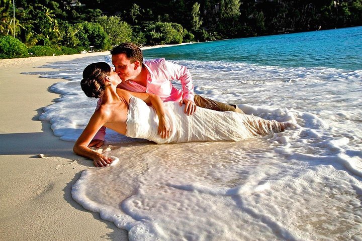 Supplier photograph: Wedding Photo / Honeymoon Praslin